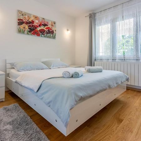 Apartment Olive Selce Exterior foto